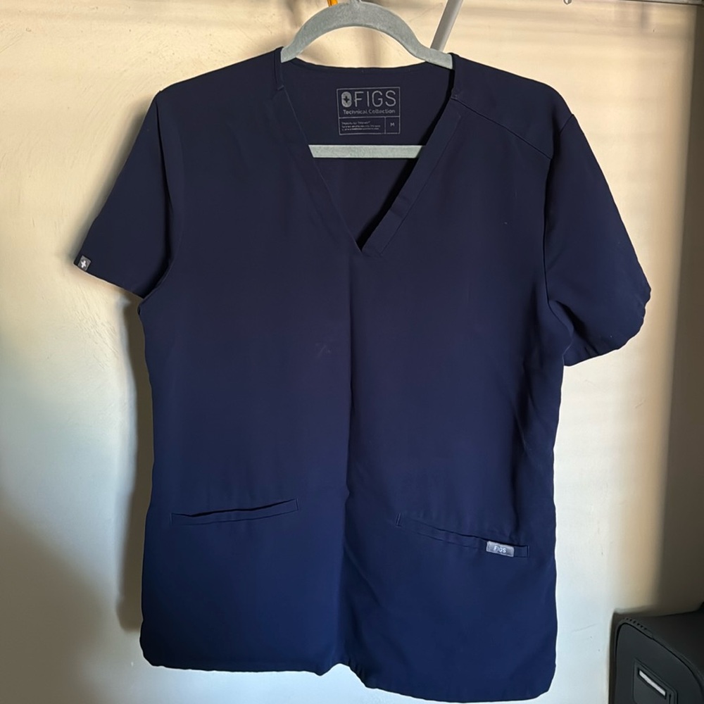 Scrub top